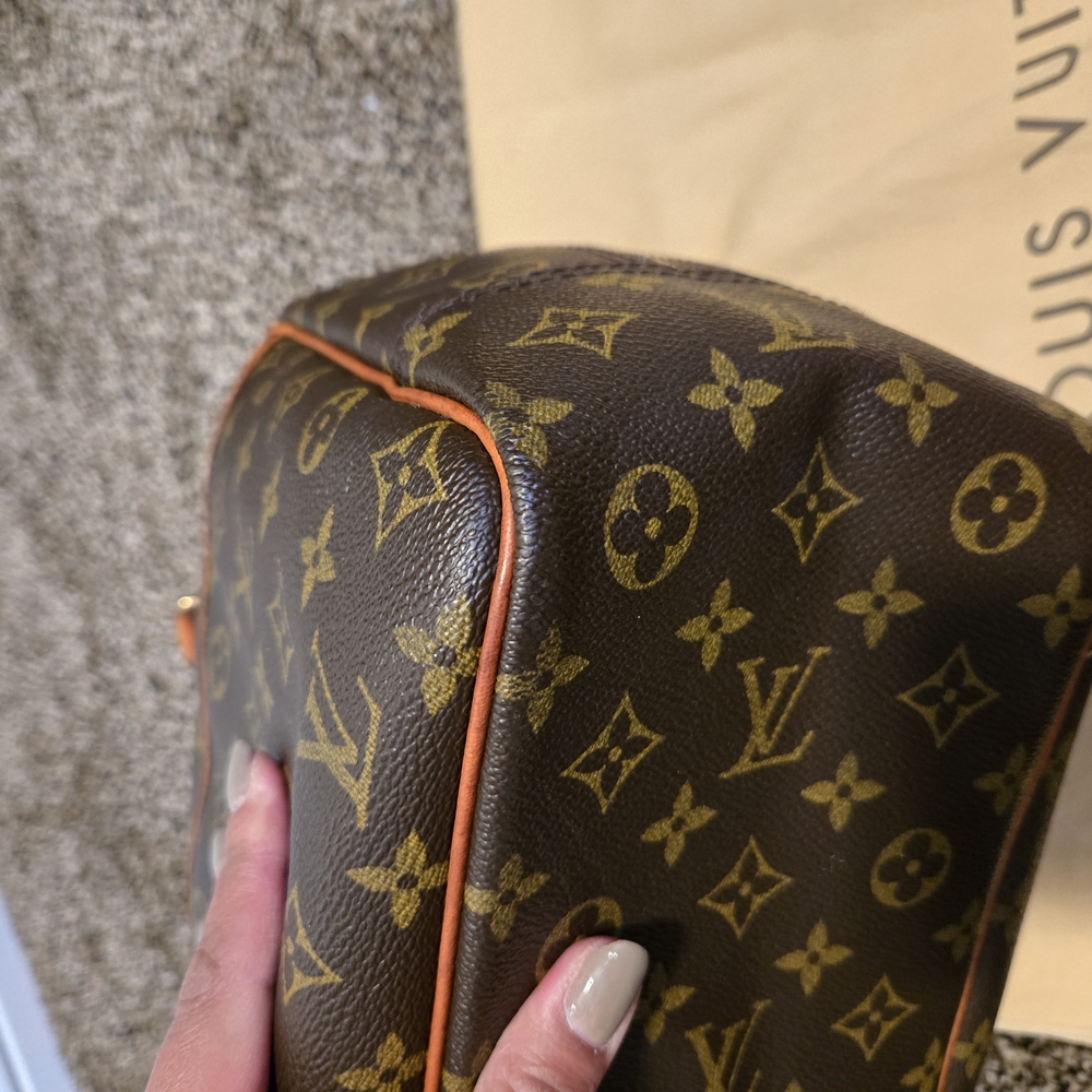 Authentic Louis Vuitton Deauville Monogram Canvas Handbag - Picture 5 of 16